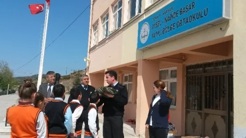 Niksar'da Öğrencilere Giysi Yardımı Yapıldı