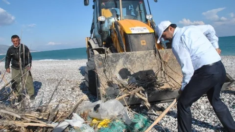 Demre'de Atık Temizliği Yapıldı