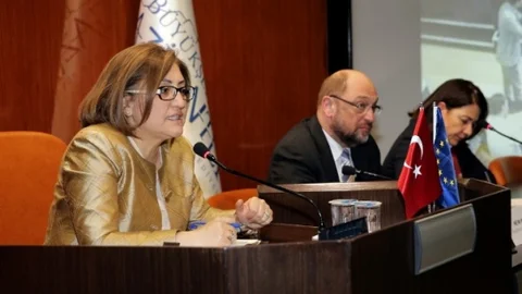 Gaziantep'te Suriyelilerin Sorunları Tartışıldı