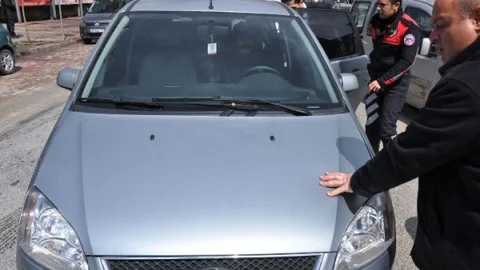 İnegöl'de Emniyete Sürpriz Kutlama