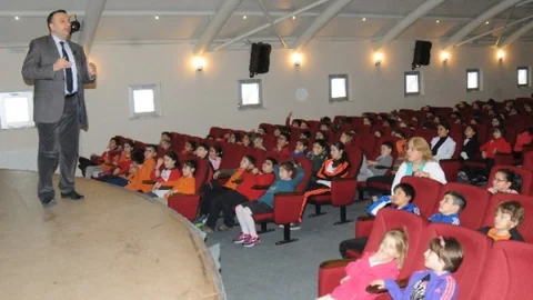 Çocuklar Şiddet Oyunlarıyla Zarara Uğruyor