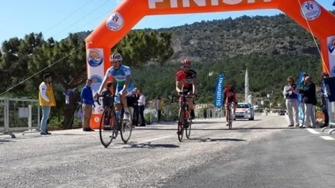 Uluslararası Mersin Bisiklet Yarışları Devam Ediyor