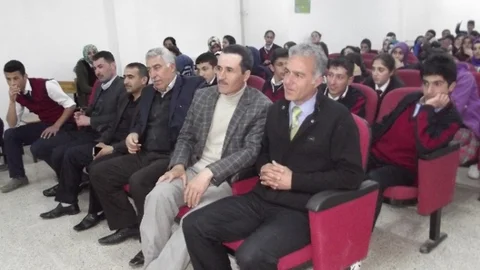 Gevaş'ta Öğrencilere Panel Düzenlendi