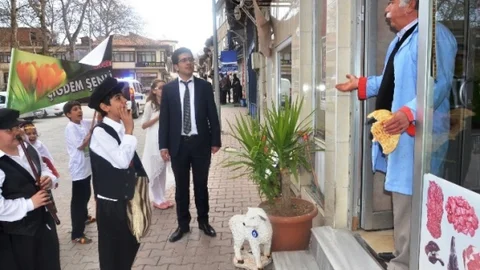 Malatya'da Çiğdem Şenliği Eğlencesi