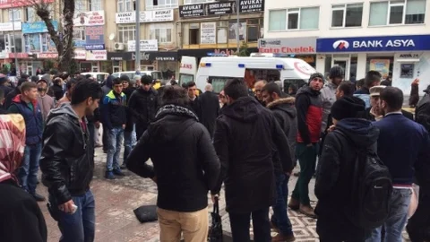 Yozgat'ta Ahşap Çatı Kapağı Düştü