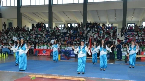 Karacabey'de Spor Şenliği Coşkusu