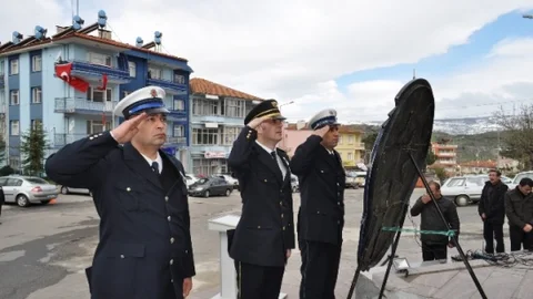 Demirci'de Polis Teşkilatı Kutlaması