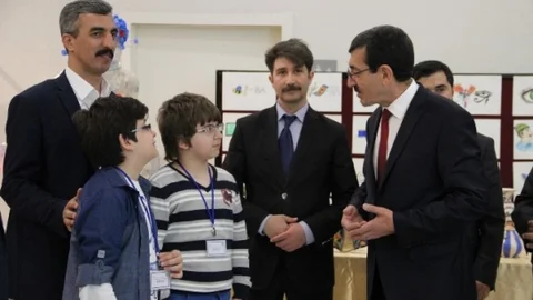 Elazığ'da Yıl Sonu Sergisi Açıldı