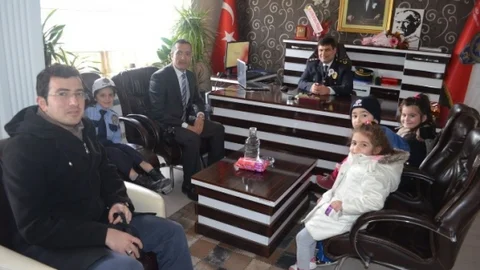 Kula'da Anaokulu Öğrencileri Emniyeti Ziyaret Etti