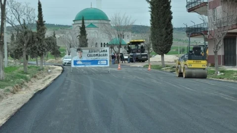 Korkuteli Küçükköy'de Asfalt Çalışması