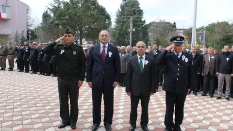 Gördes'te Bayrak Töreni Yapıldı