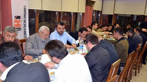 Öz Kayseri İnşaat'ta Kaynaşma Yemeği
