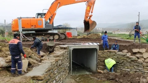 İzmir Beydağ'da Ekipler Yağmurda Çalıştı