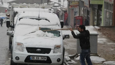 Başkale'de Kar Yağışı Etkili Oldu