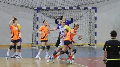 Yenimahalle Hentbolda Galip Geldi