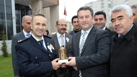 Talas'ta Emniyete Anlamlı Hediye
