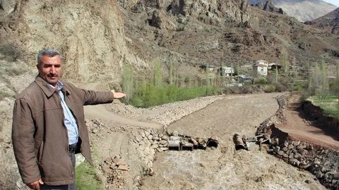 Oltu Çayı Köprüleri Yıktı