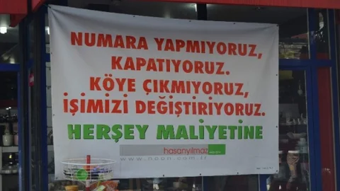 Trabzon'da Dikkat Çeken Afiş