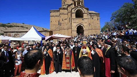 Türkiye'nin Ermeni Meselesi Kitapla Aydınlatıldı