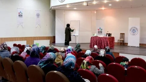 Beyşehir'de Kadın ve Aile Konferansı