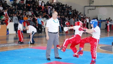 Bursa'da Kick Boks Turnuvası Coşkusu