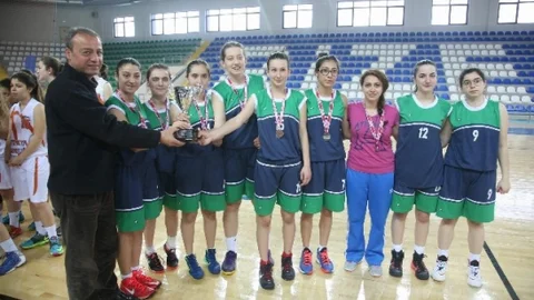 Yıldız Kızlar Basketbol Şampiyonası Rize'de Tamamlandı