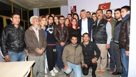 Seyhan'da Gençlerden Kütüphane Açılışı