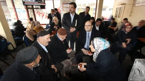 Zehra Taşkesenlioğlu Aziziye'yi Ziyaret Etti