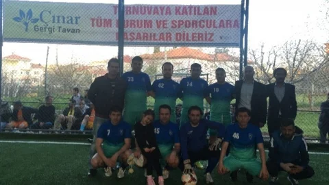 Gölbaşı'nda Halı Saha Turnuvası Başladı