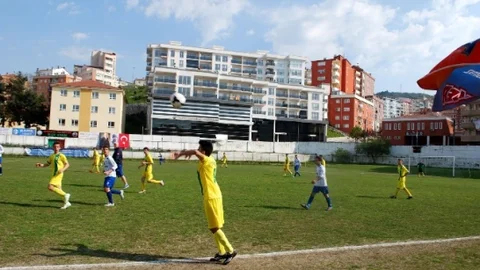 Mudanya'da Futbol Turnuvası Başladı