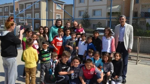 Kartepe'de Başkan Çocuklarla Top Oynadı