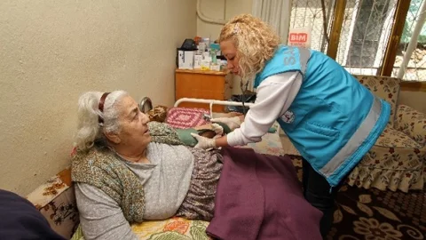 Karşıyaka'da Evde Sağlık Hizmeti