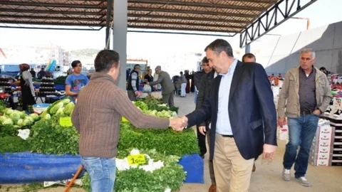 Ayvalık Belediye Başkanı Esnafları Ziyaret Etti