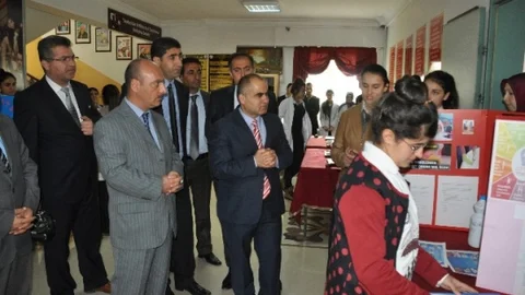 Iğdır'da Bilim Fuarı Düzenlendi