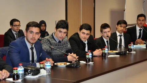 Avustralyalı Türk Öğrenciler YTB'yi Ziyaret Etti