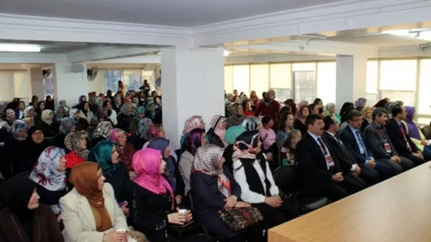 Afyonkarahisar'da Kadın Kolları Toplantısı Yapıldı