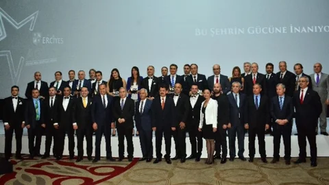 Adana'da İş Dünyasının Ödülleri Verildi