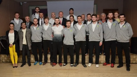 Düzce'de Voleybol Takımına Prim Müjdesi