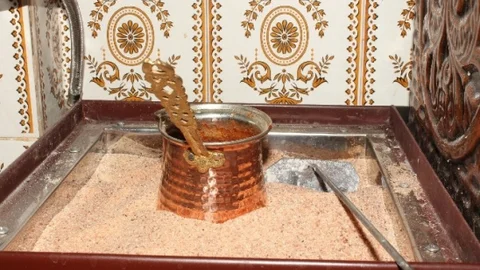 Çal'da Kumda Kahve Geleneği