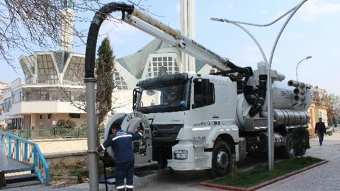 Akçakoca'da Kanalizasyon Temizliği Yapıldı