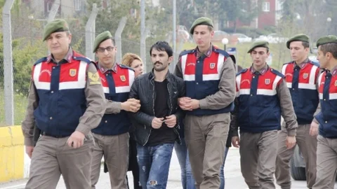 Kocaeli'de Cinayet Zanlıları Adliyeye Sevk Edildi