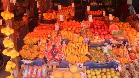 Yaz Meyveleri Tezgahlarda Yerini Aldı