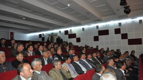 Manisa'da Muhtarlarla Toplantı Yapıldı