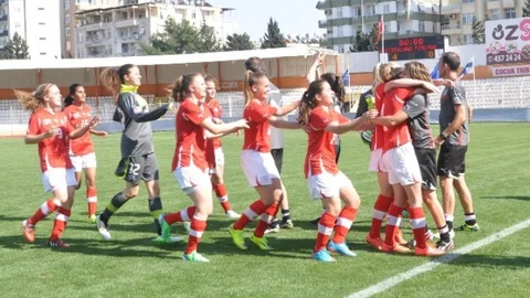 UEFA U17 Kızlar Şampiyonası Adana'da Tamamlandı