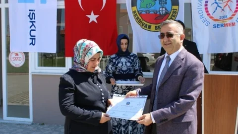 Serdivan'da Sertifika Töreni
