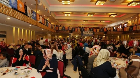 Adapazarı'nda Kadın Kolları Toplantısı