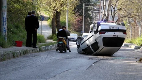 Bursa'da Park Halindeki Araç Takla Attı