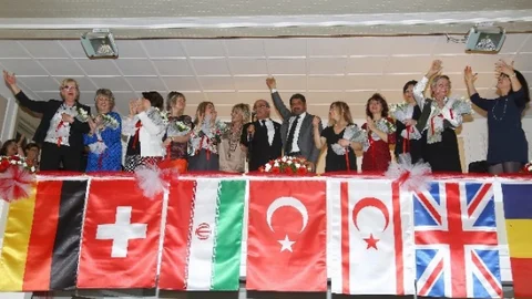 Adana'da Gelinler Sergisi Açıldı