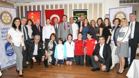İzmir'de Torunlar Atletizm Yarışması