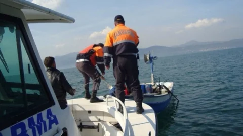 Bursa'da Gölde Mahsur Kalan İki Kişi Kurtarıldı